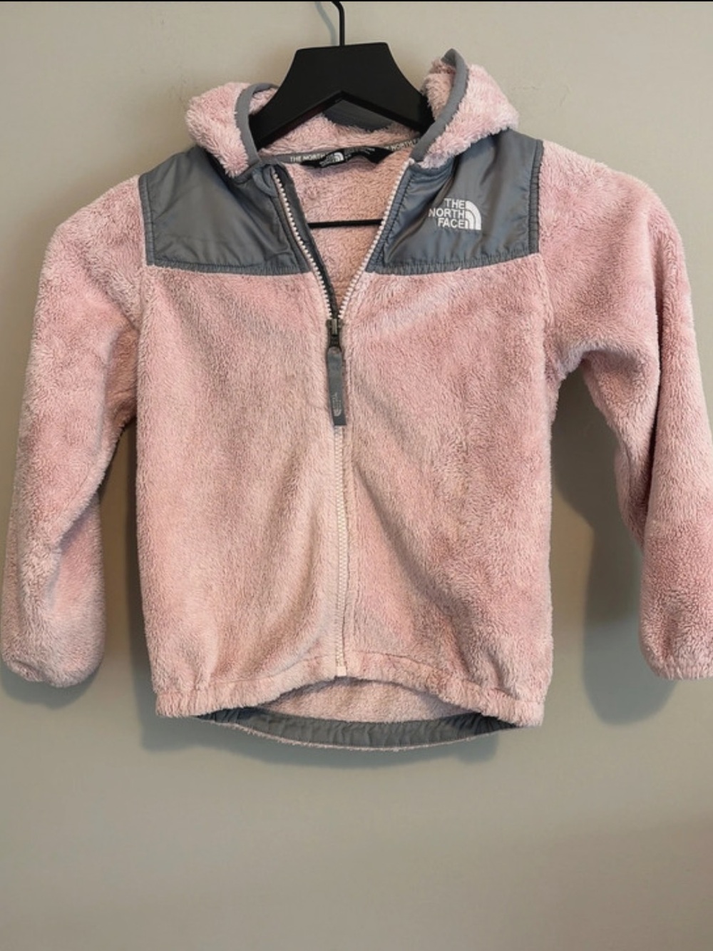 The North Face
Oso Hooded Fleece Jacket - size 5T pink